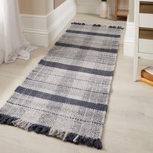 Load image into Gallery viewer, Origins Highland Check Runner Navy